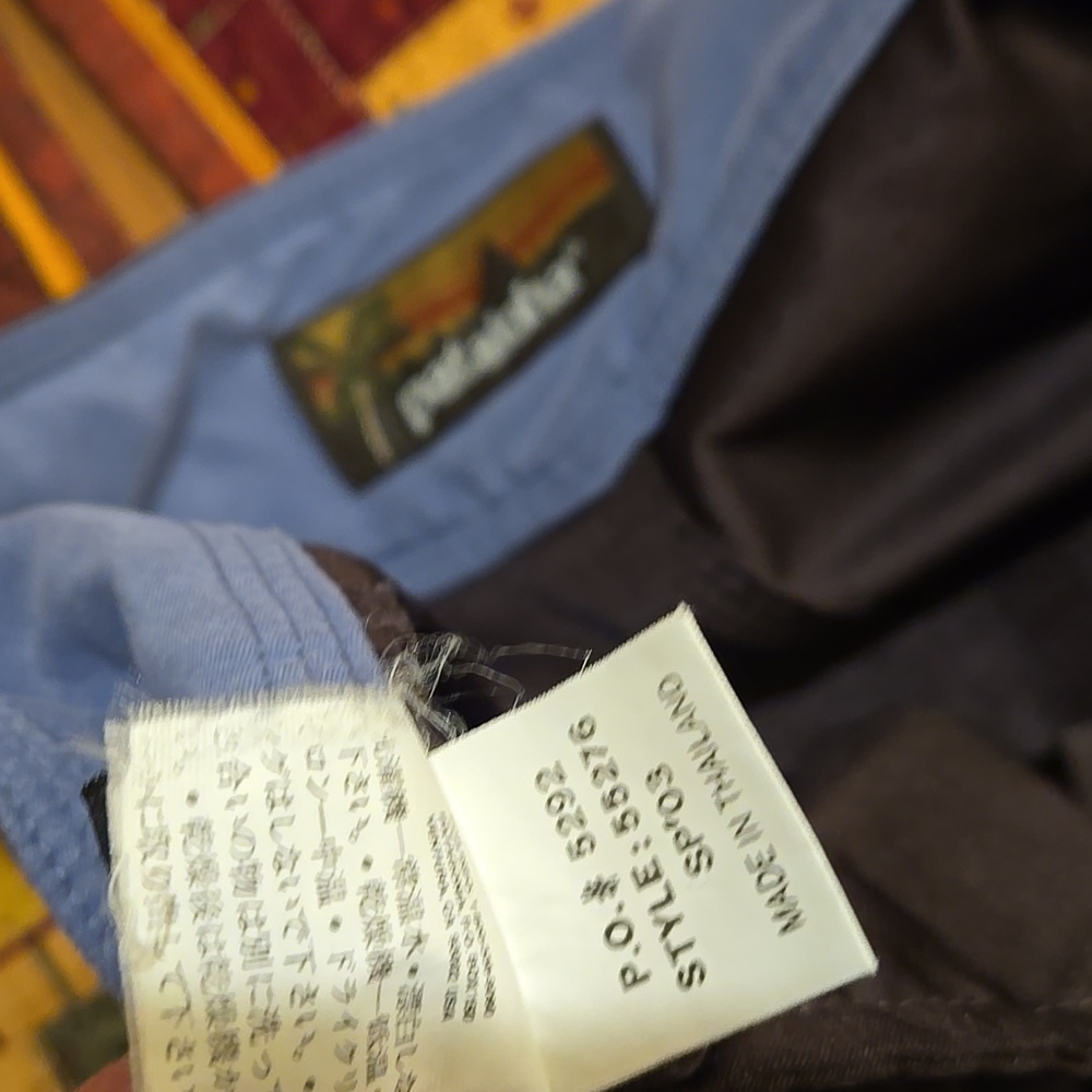 Patagonia Women's Extra Special Pantaloha's Purplish Brown Capri Pants - Picture 9 of 9